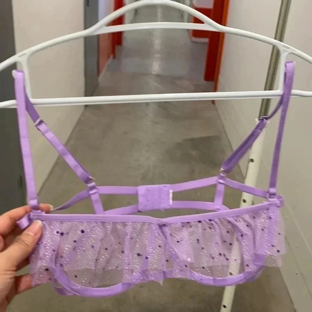 Bra‎  with stars